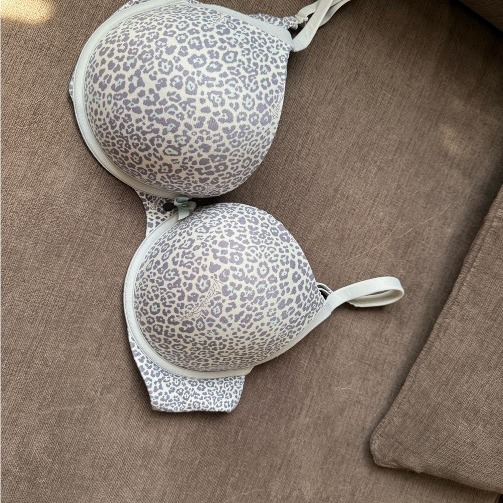 Victoria's Secret Leopard Print Bra - White and Gray